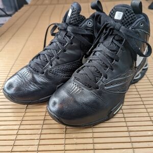 Nike Shox 407636-001 Black/White Metallic Women's Size 9 Basketball. Great condi